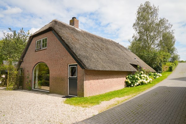 Sold: Ruimte, rust en mogelijkheden op de Lingedijk in Oosterwijk!  